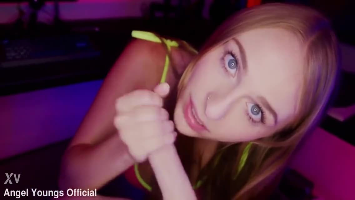 Ella Hollywood 43 Min_main_thumbnail