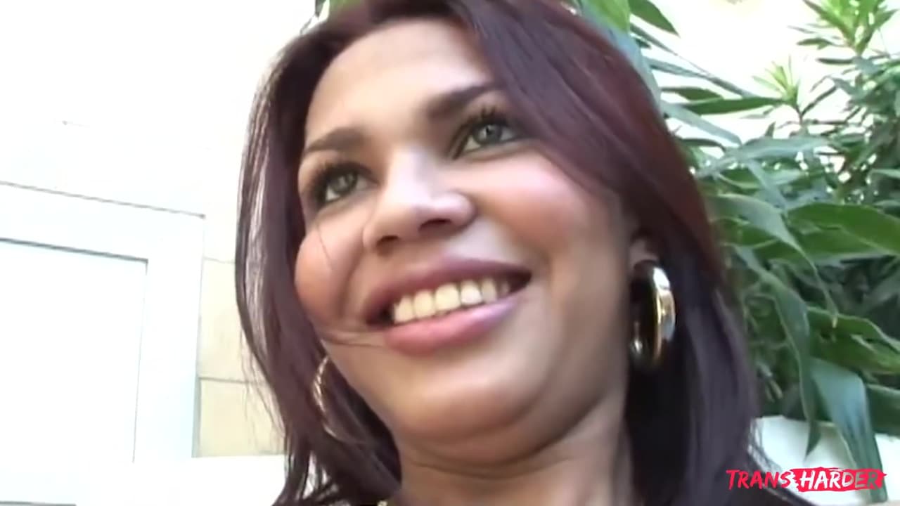 She-male Stunner, Big Tit Sensation_main_thumbnail