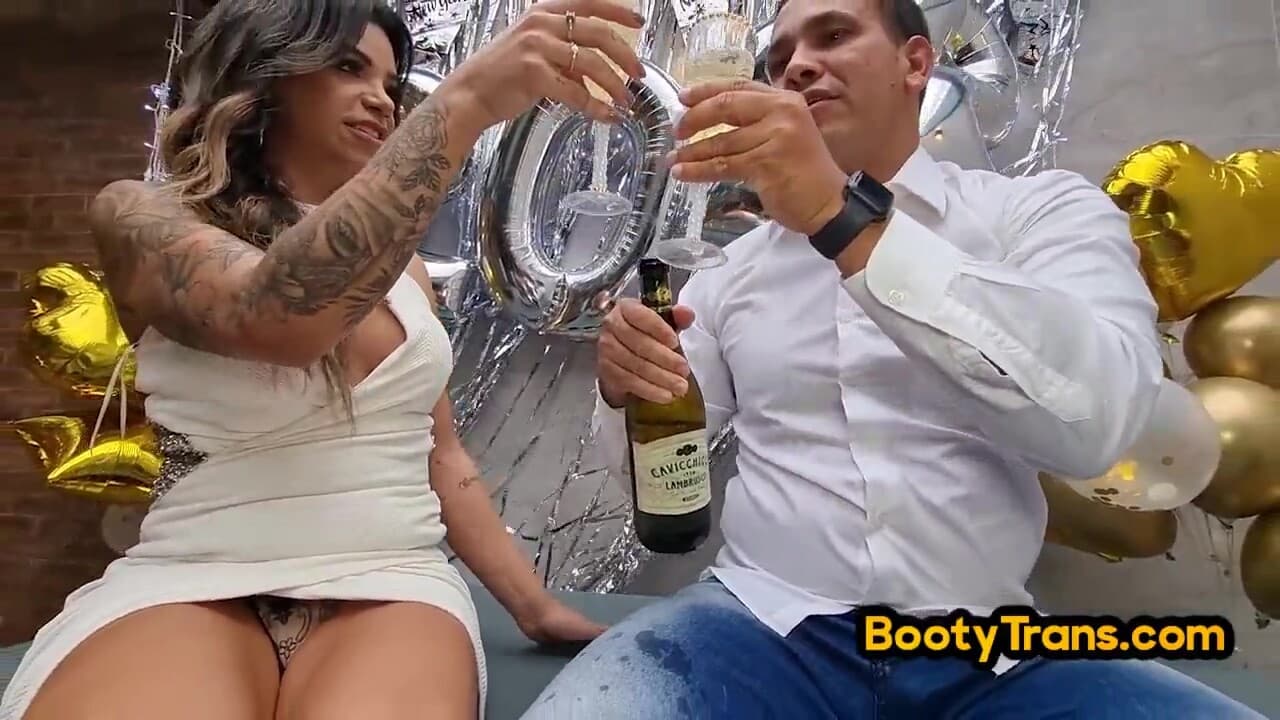 Stunning bigtitted Trans analbanged_main_thumbnail