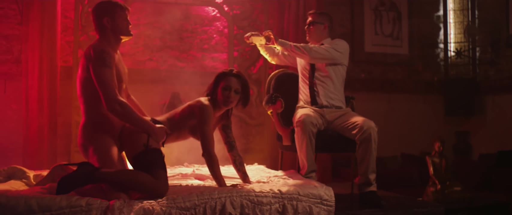 VALD - SELFIE feat. Nikita Bellucci & Ian Scott_main_thumbnail