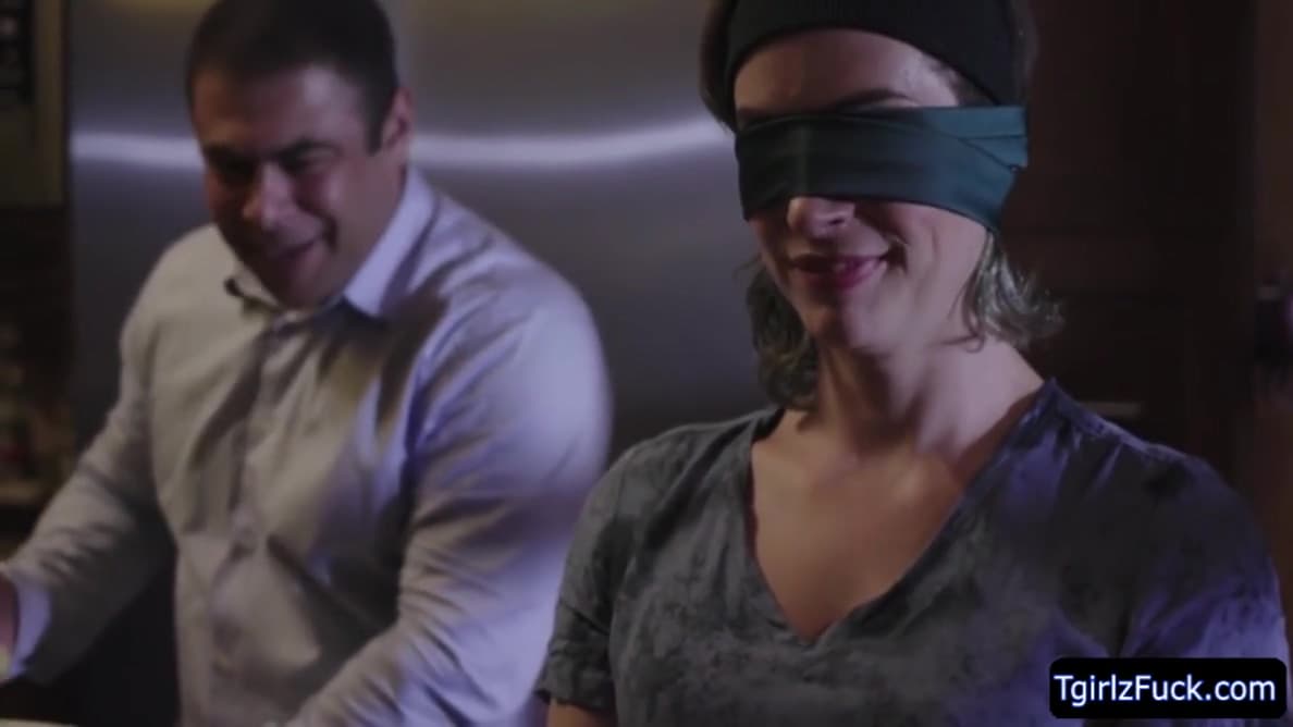 Busty Blonde Ts Janie Blade Analed On The Kitchen Table_main_thumbnail